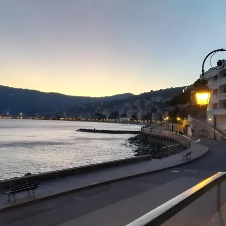 Cadorna Fronte Mare Apartment