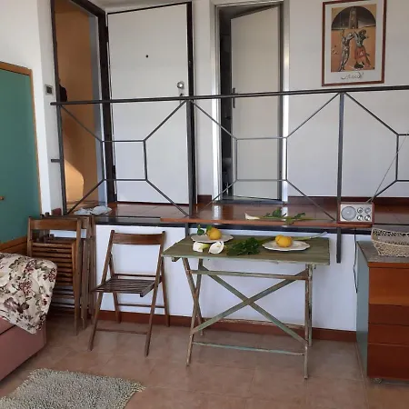 Апартаменти Cadorna Fronte Mare Алассіо