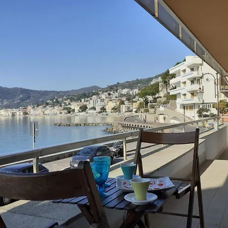 Cadorna Fronte Mare Apartament