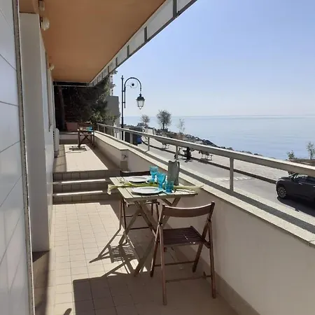 Cadorna Fronte Mare Lägenhet Alassio